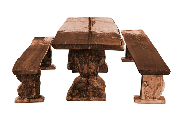 Stół ogrodowy z ławeczkami z drewna izolowanego na biało, Praca ze ścieżką wycinania. - Zdjęcie, obraz
