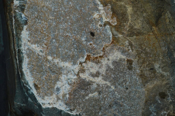 Couches rocheuses - formations colorées de roches empilées au cours des centaines d'années. Fond intéressant avec une texture fascinante. - Photo, image