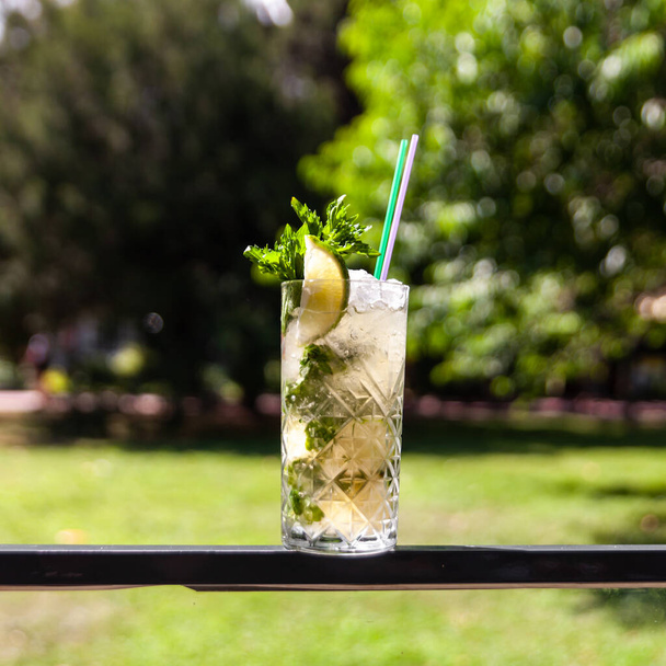Fresh lemonade on summer veranda. - Fotografie, Obrázek