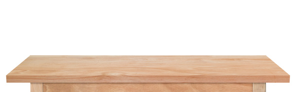 Mesa de madera vacía aislada sobre fondo blanco. madera de escritorio rústico para la colocación o montaje de la exhibición del producto. - Foto, Imagen