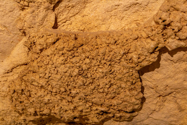 Stara dekoracja kamienia jaskiniowego. Unikalna podziemna jaskinia Turold, Palava, Republika Czeska - Zdjęcie, obraz