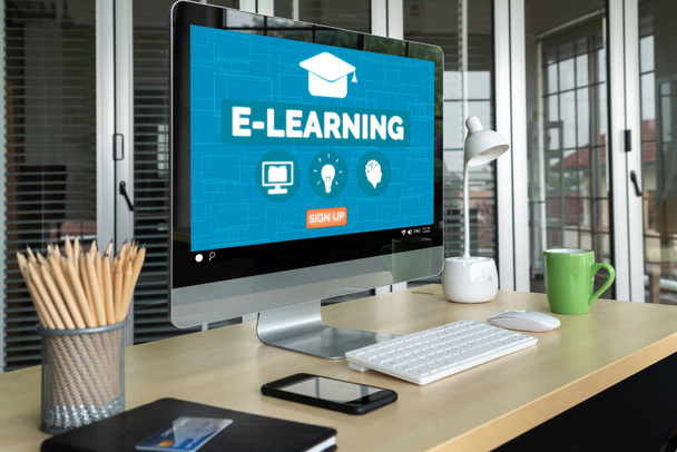 E-learning en online onderwijs voor studenten en universiteiten concept. Videoconferentie call technologie voor het uitvoeren van digitale training voor studenten om op afstand te leren van overal. - Foto, afbeelding