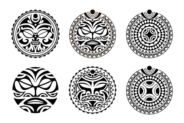 Set aus rundem Tätowierornament mit Sonnensymbolen Gesicht und Hakenkreuz.  - Vektor, Bild