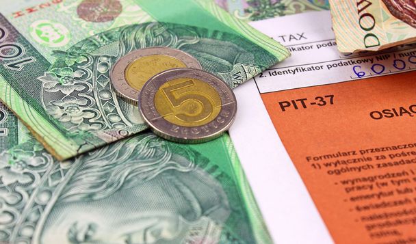 Πολωνικά φόρου εισοδήματος pit-37 - Φωτογραφία, εικόνα