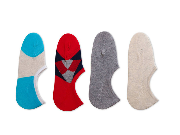 Барвистий набір коротких шкарпеток з червоним синім і сірим ізольовані на білому тлі
. - Фото, зображення
