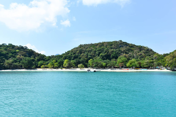 L'une des quarante-deux îles du parc marin Ang Thong - Photo, image