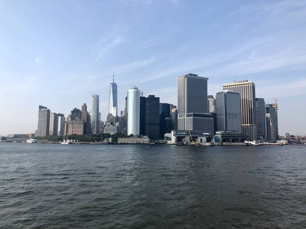 Beautiful New York Manhattan skyline shot in day - Foto, imagen