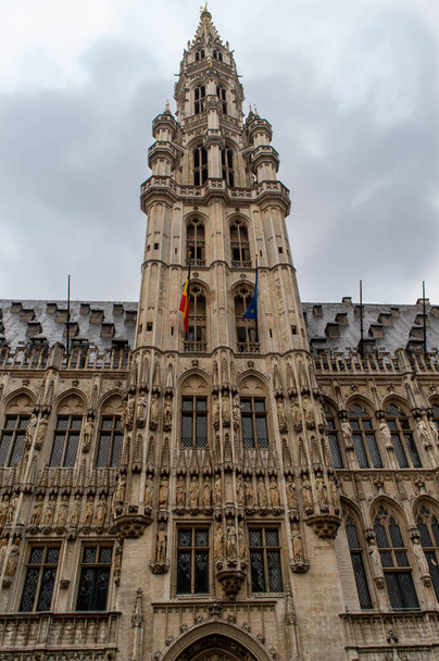BRUXELLES, BÉLGICA - JANEIRO 1, 2019: Câmara Municipal de Bruxelas na Grand Place, em Bruxelas, Bélgica, em 1 de janeiro de 2019
.  - Foto, Imagem