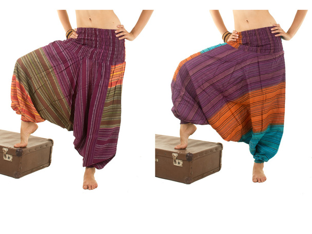 Mehrfarbige Haremshose mit indischem Muster - Foto, Bild