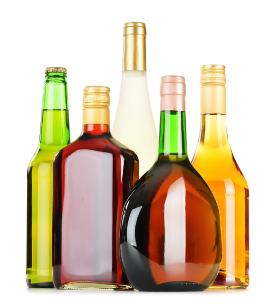 válogatott alkoholos italok elszigetelt fehér üveg - Fotó, kép