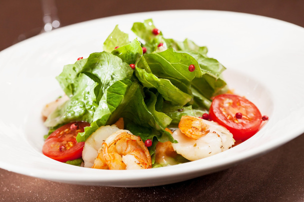 Salad with shrimps - Zdjęcie, obraz
