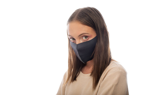 Nő védő maszk fehér háttér - Fotó, kép