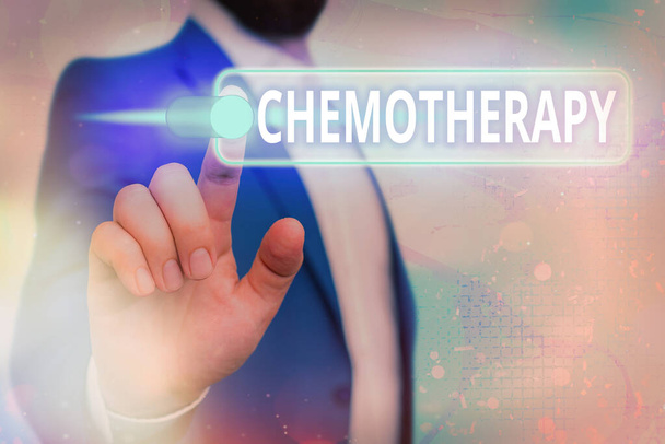 Käsiala teksti Kemoterapia. Käsitteellä tarkoitetaan sairauksien hoitoa kemiallisten aineiden käytöllä Grafiikan riippulukko web-tietoturvasovellusjärjestelmässä. - Valokuva, kuva