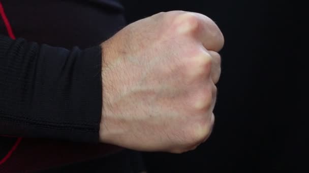 ember csinál nyerő gesztus - Felvétel, videó