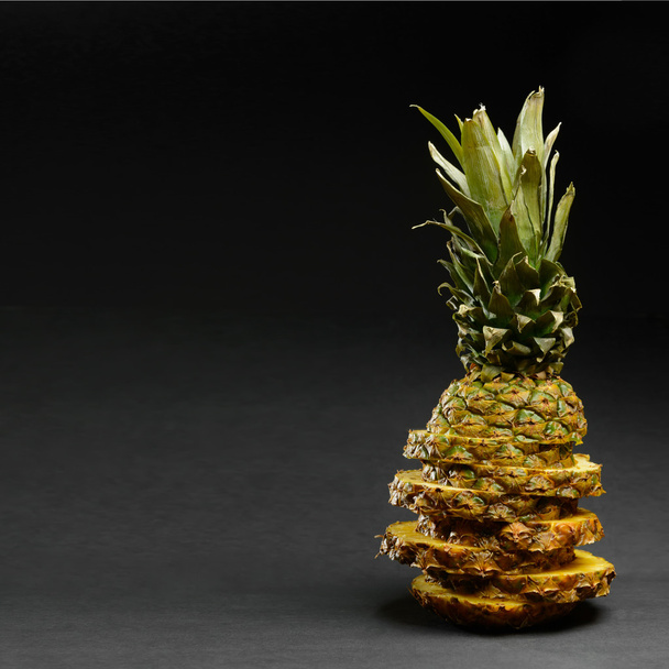 Sliced pineapple - Fotoğraf, Görsel