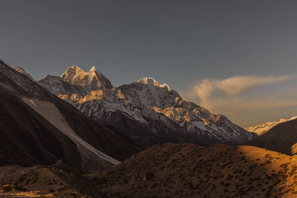 Everest base camp trekking. high mountains in Nepal. high altitude landscape - Фото, изображение