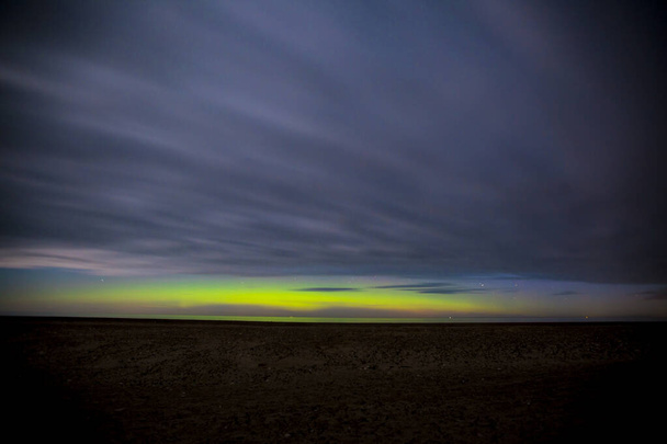 Εκπληκτικό πράσινο νυχτερινό ουρανό - Φωτογραφία, εικόνα