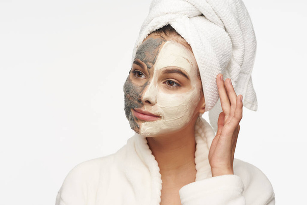Moisturizing face mask scrub cosmetics to clean skin  - 写真・画像