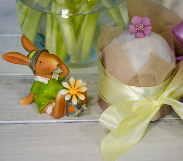 Easter cake holiday outlay with wooden decoration - Foto, immagini
