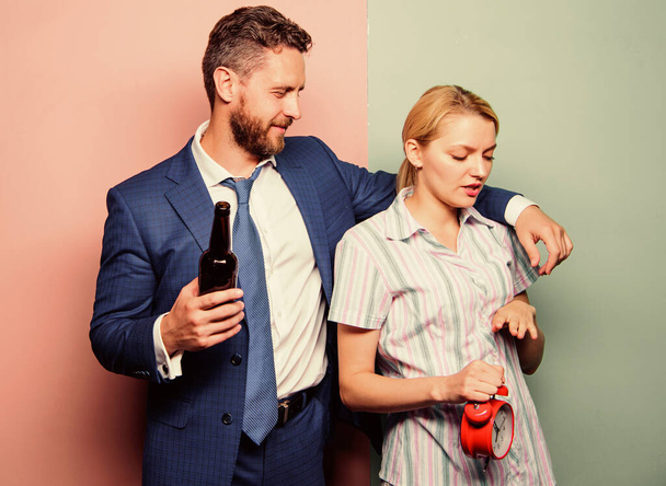 Alcoholism problem. Unacceptable behavior. Couple man and woman problem. Family conflict. Drunk man. Drunk worker after workday. Girl meet alcoholic guy. Housewife and drunk husband. Whoop it up - Foto, Imagen