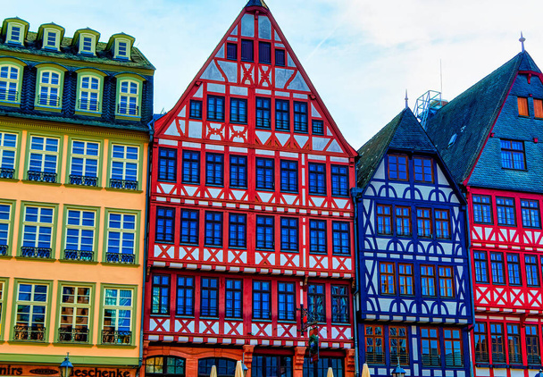 FRANKFURT AM MAIN, GERMANY, March 22 2019: Traditional German city houses located in Old Town of Frankfurt am Main, Germany. - Foto, Imagem