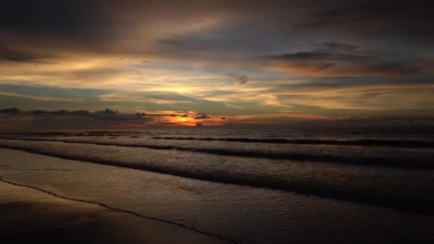 Beautiful sunset on the tropical beach - Footage, Video