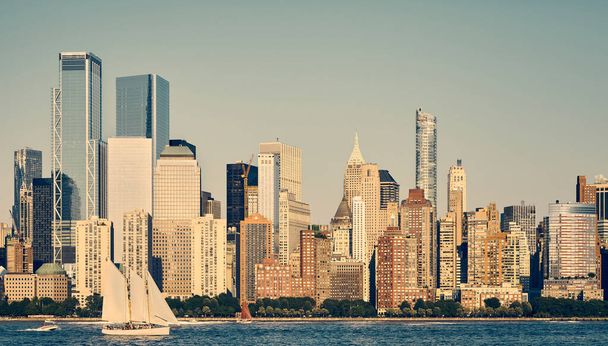 Panorámás kilátás New York City városára, színes kép, USA. - Fotó, kép