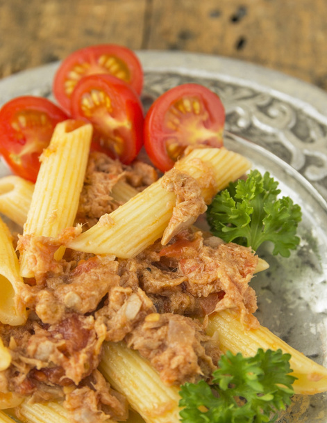 Tuna pasta with tomatoes in silver plate - Zdjęcie, obraz