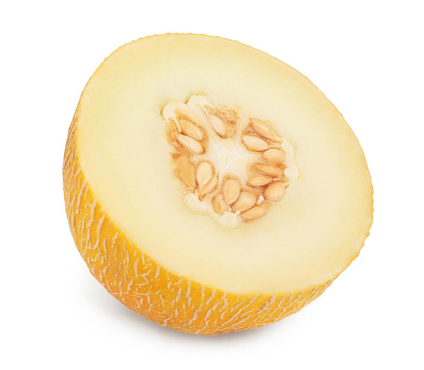 Melon à moitié isolé sur fond blanc avec chemin de coupe et pleine profondeur de champ - Photo, image