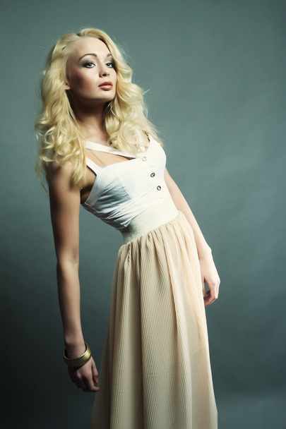 Fashion model posing in the studio - Valokuva, kuva