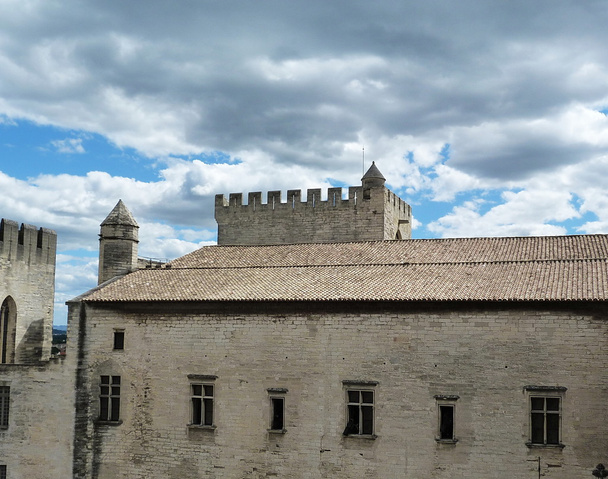 dach pałacu papieskim w avignon, Francja - Zdjęcie, obraz