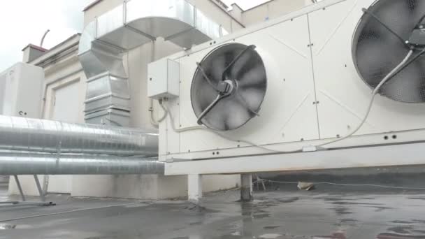 Calefacción Unidades de ventilación y aire acondicionado en el tejado - Metraje, vídeo