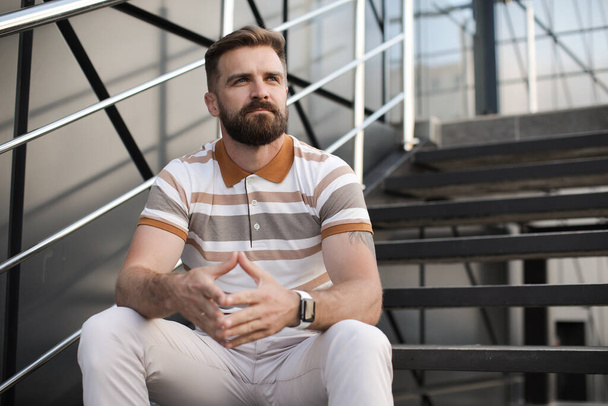 Portrait of a casual man with beard outdoor - Foto, Bild