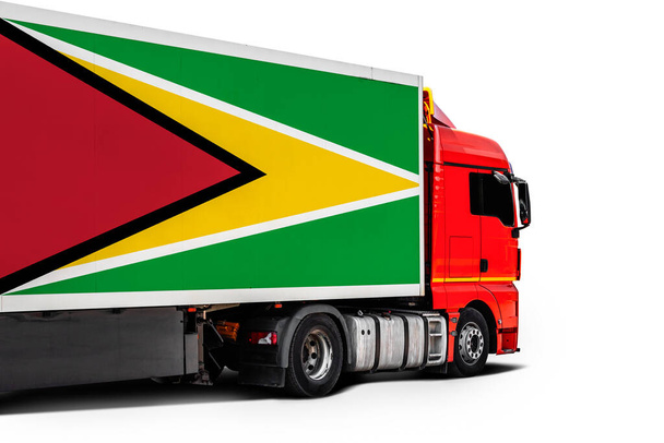 Grote vrachtwagen met de nationale vlag van Guyan - Foto, afbeelding