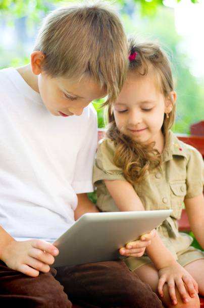 kids using tablet - Фото, изображение