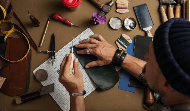 Genuine leather craft production with DIY tools - Фото, изображение