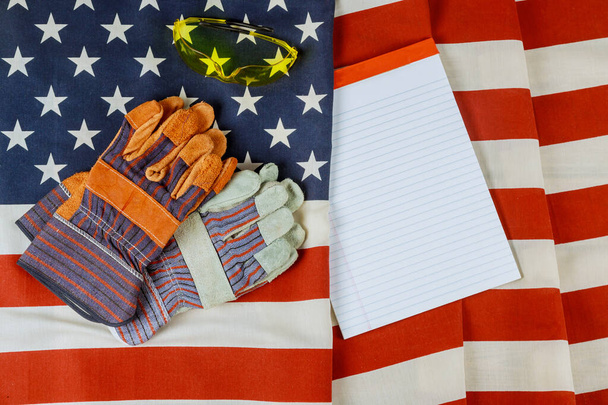 Feliz día de trabajo en la construcción de guantes de cuero de Estados Unidos América - Foto, Imagen