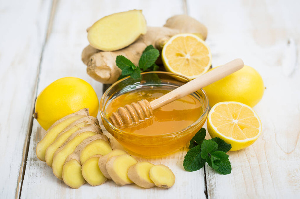 Fresh honey, ginger and lemon - Photo, image