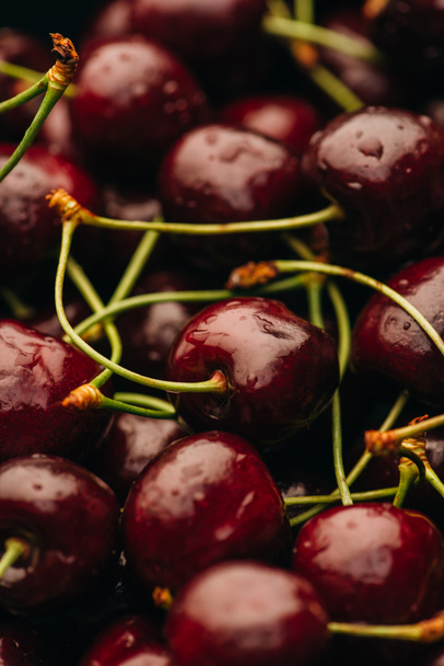close up view of wet ripe sweet cherries - Φωτογραφία, εικόνα