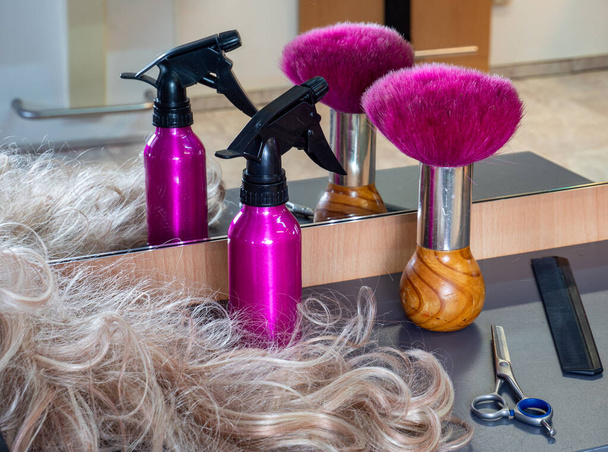Fond salon de coiffure avec outils - Photo, image