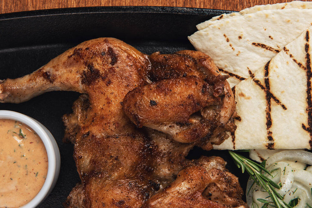 Ruokahalua grillattua mehukasta kanaa - Valokuva, kuva