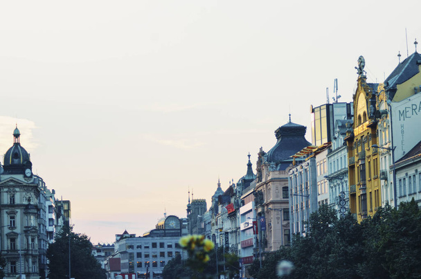 luonnonkaunis näkymä Praha kaupunki hämärässä - Valokuva, kuva