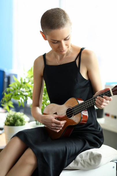 Player having music lesson - Foto, Imagen
