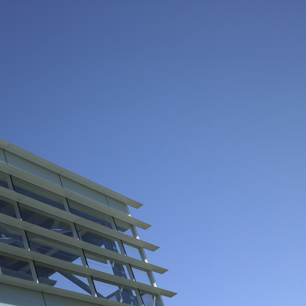 moderni rakennus sininen taivas - Valokuva, kuva