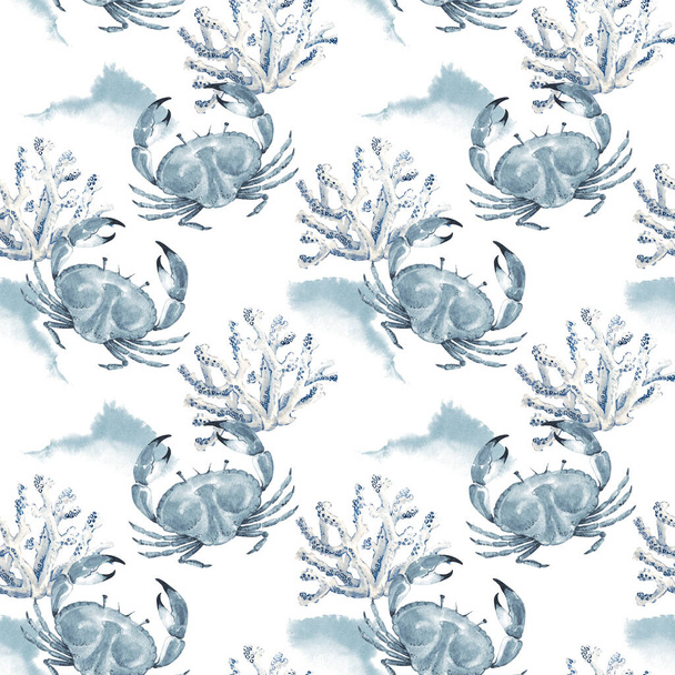 patrón con cangrejos de mar sobre un fondo de corales blancos, acuarela ilustración en azul - Foto, Imagen