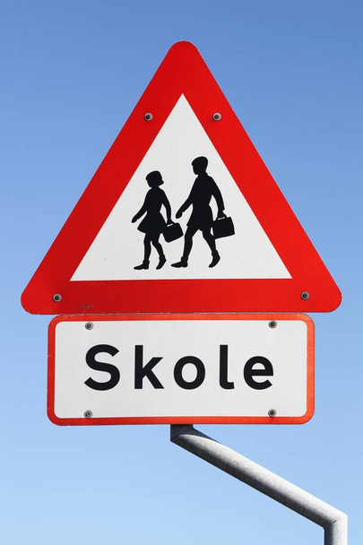 Schoolbord genaamd skole in het Deens, Denemarken - Foto, afbeelding