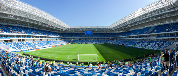 Estadio de fútbol, luces brillantes, vista desde el campo. Concepto de fútbol - Foto, imagen