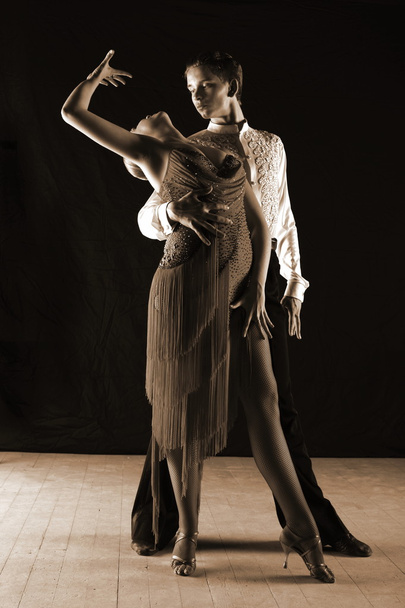 Dancers in ballroom - Fotó, kép