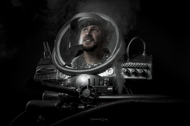 Astronaut with silver armor - Foto, immagini