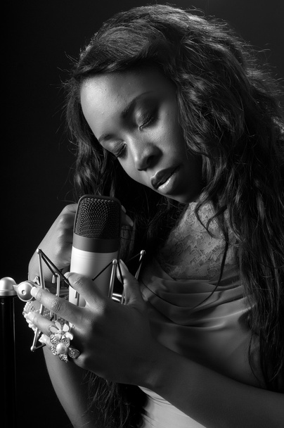 Black woman singer in the recording studio - Φωτογραφία, εικόνα